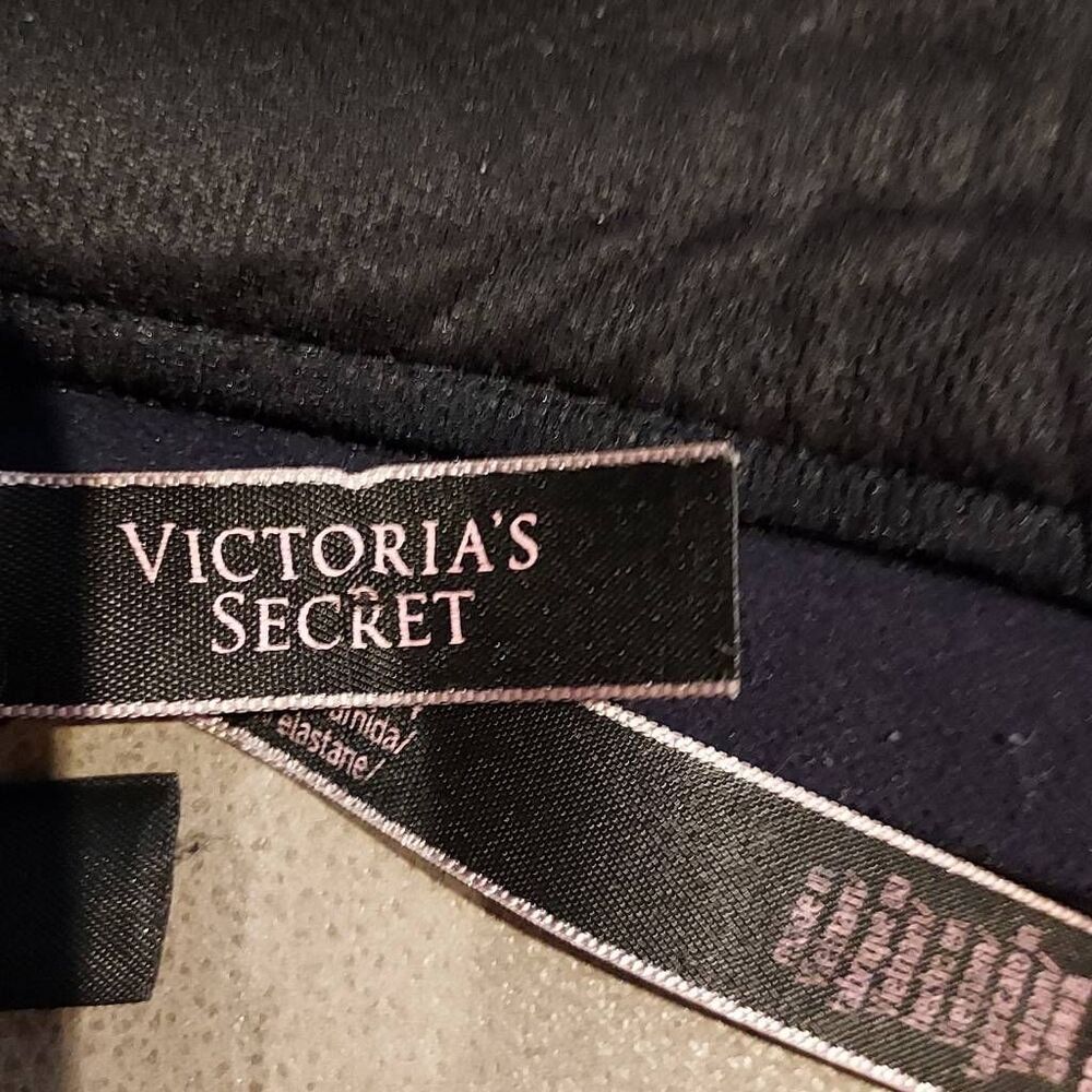 Victoria’s Secret 32D Palm‑Print VSX Strappy Bralette/Sports Bra – Criss‑Cross B - Picture 5 of 5
